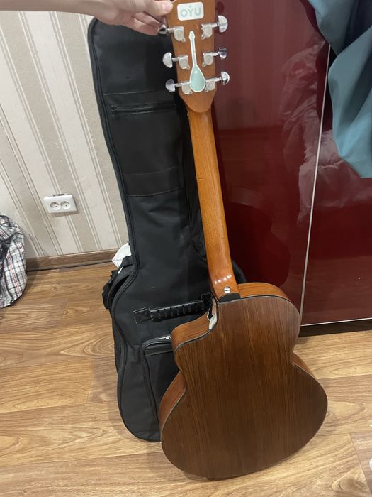 Гитара , купила 4-5 месец назад