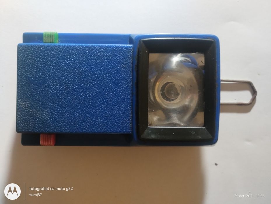 Lanterna CFR cu lumina roșie și verde