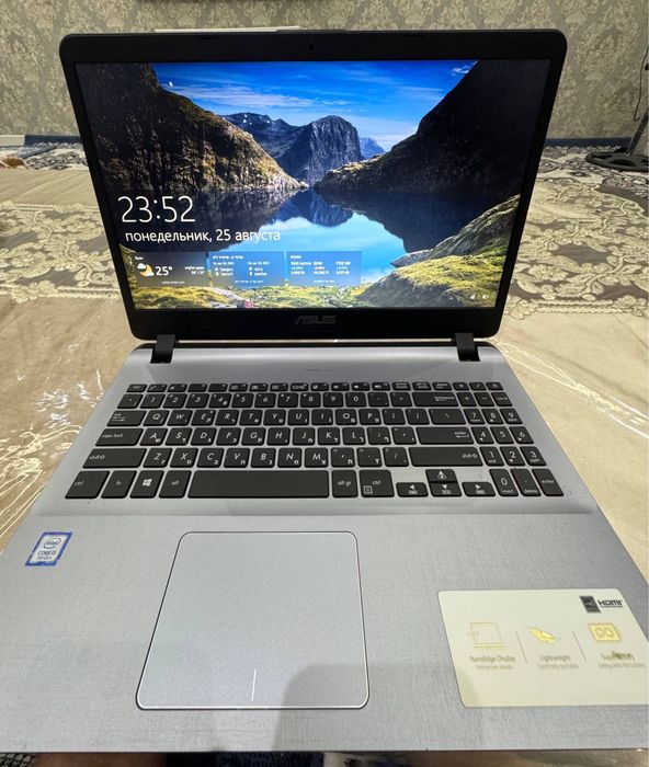 Продается Asus vivobook core i3 7thgen