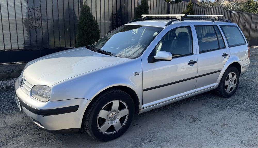 VOLKSWAGEN Golf 2005
