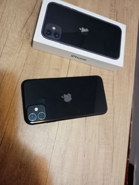 iPhone 11 Black, 64 GB + accesorii