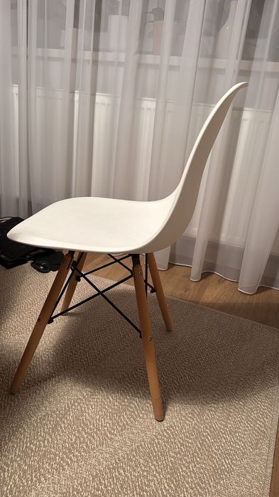 Vând masă dining cu scaune