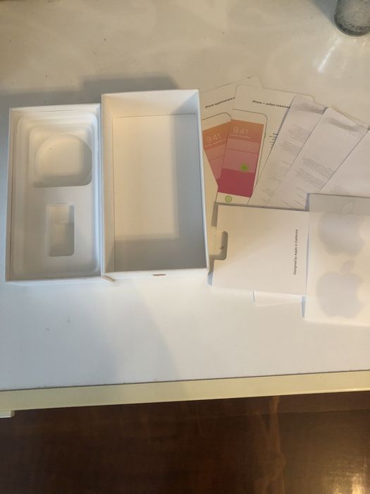 Cutii iPhone 7 pus 128 gb.Samsung S10 5G 256 gb.