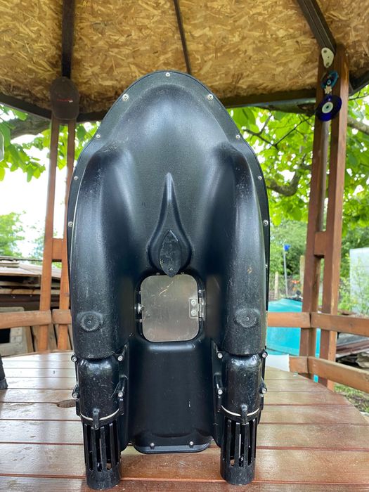 Лодка за захранка със сопар и джипиес