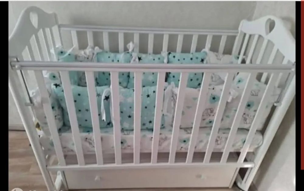 Детская кроватка