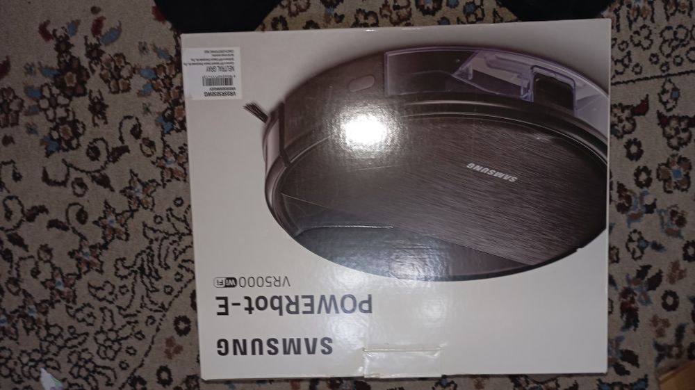 робот-пылесос Samsung POWERbot-E (модель VR05R5050WK/EV). Это комбинир