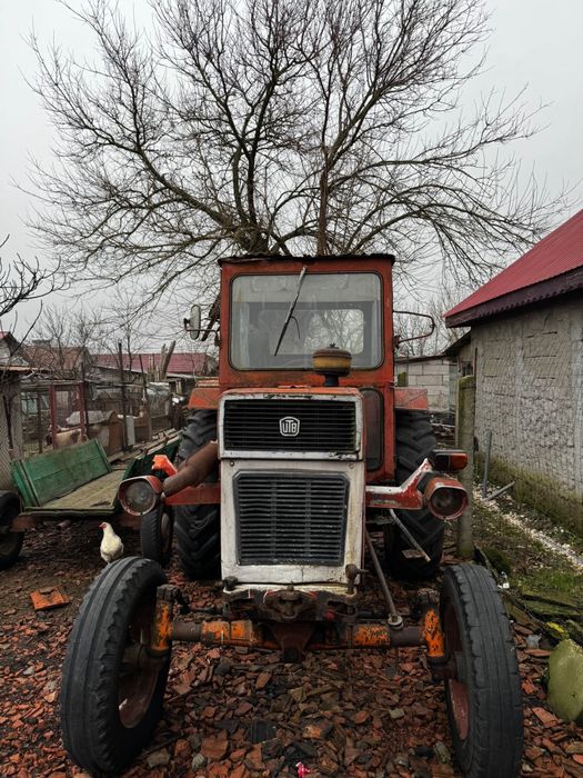 Tractor UTB universal