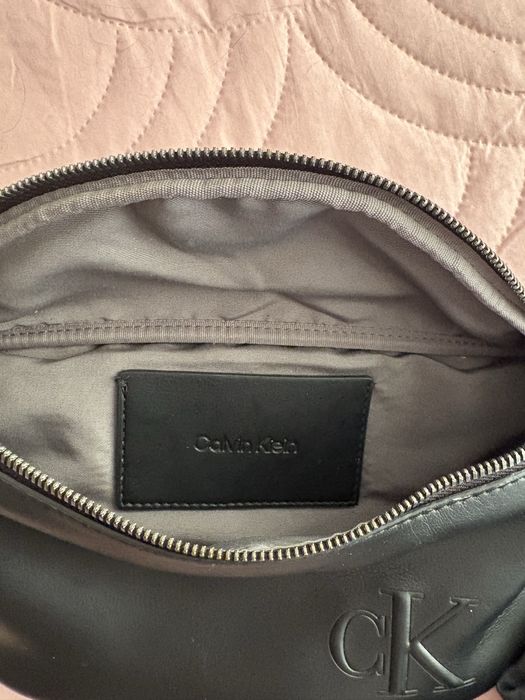 Calvin klein чанта за рамо