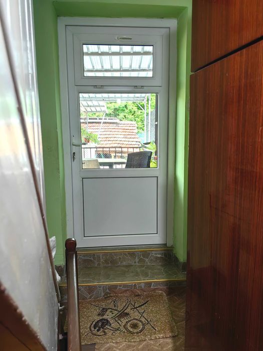 Къща с търговско помещение в Трявна