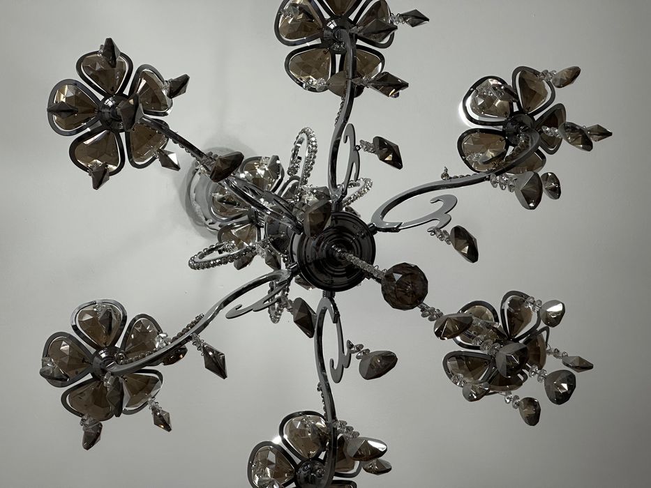 Продам Люстру б/у