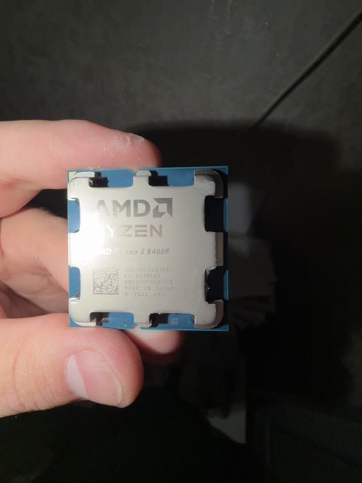 Продам или обменяю процессор с кулером ryzen 5 8400f