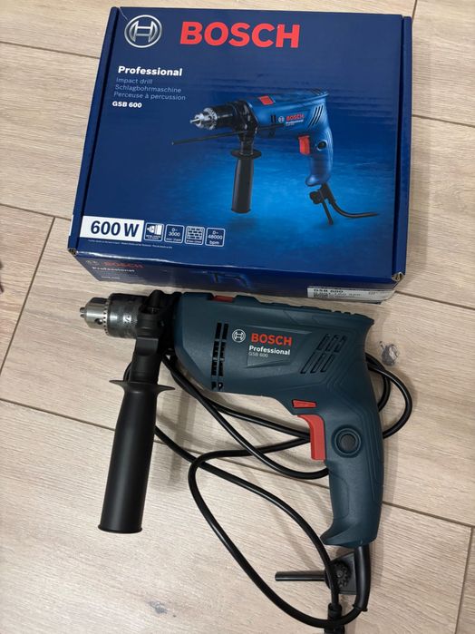 M asina de gaurit si insurubat cu fir cu percutie Bosch GSB600, 600 W
