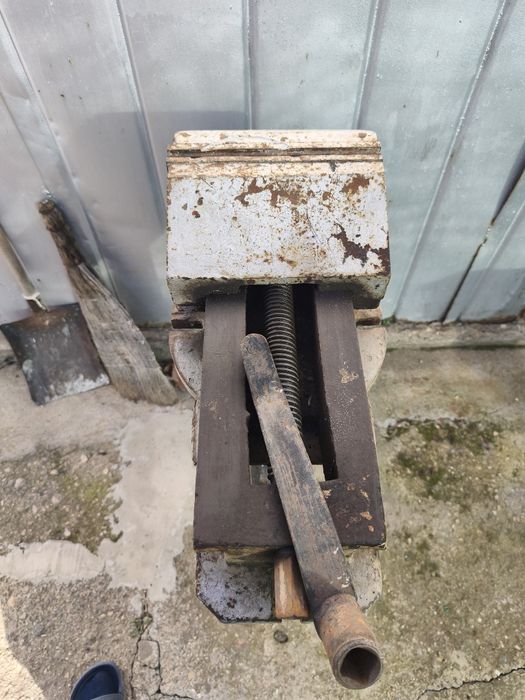 Продавам менгеме