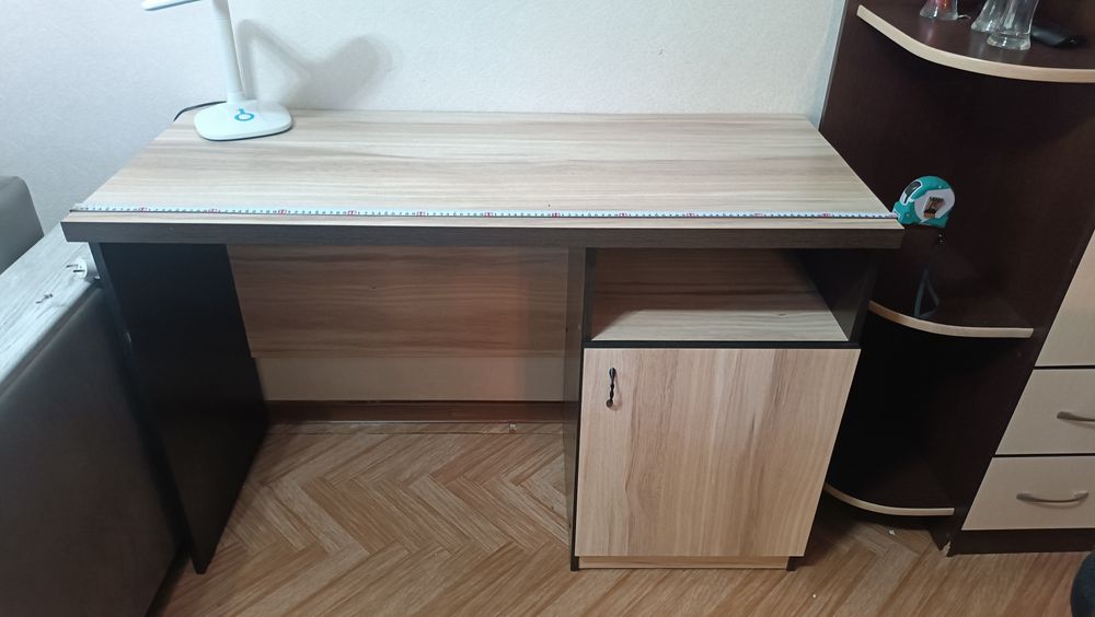 Стол письменный. Новый.