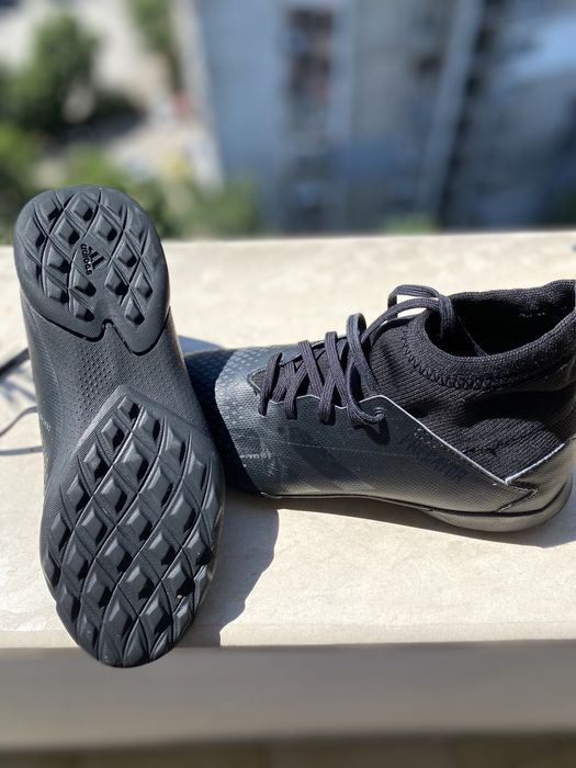 калеври Adidas за гумено игрище 36 номер