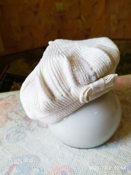 Шапки женские. Разные.