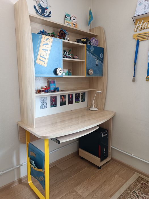 Продам письменный стол