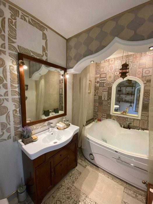 Яшнабад продается дом махалля Байкурган Соток9 Фасад35м  Ор Жигули Бар