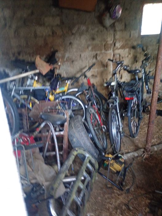 Vind biciclete electrice și normale