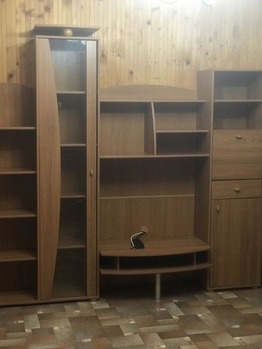 Продавам Секция и бюро