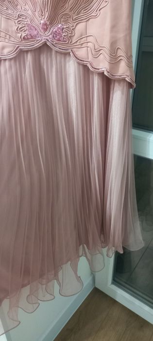 Платье нарядное,красивое