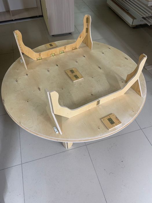 Круглые казахские столы