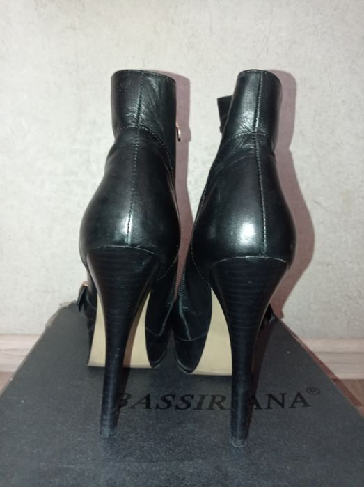 Продам женские Ботильоны