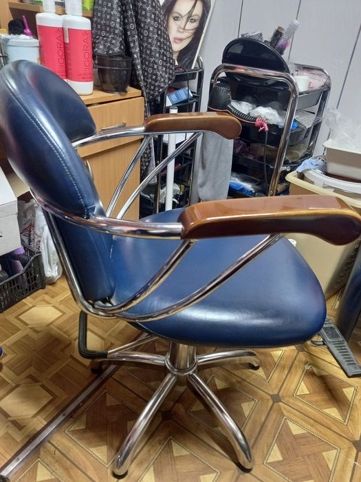 Кресло,оборудование парикмахер