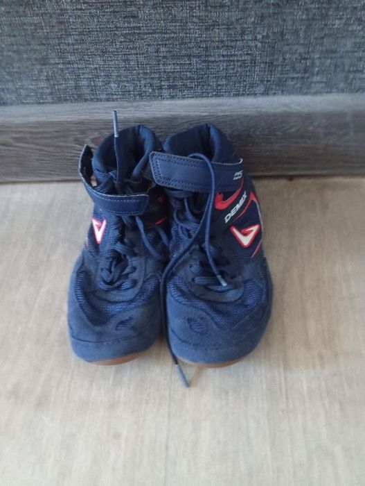 Продам борцовки  Demix