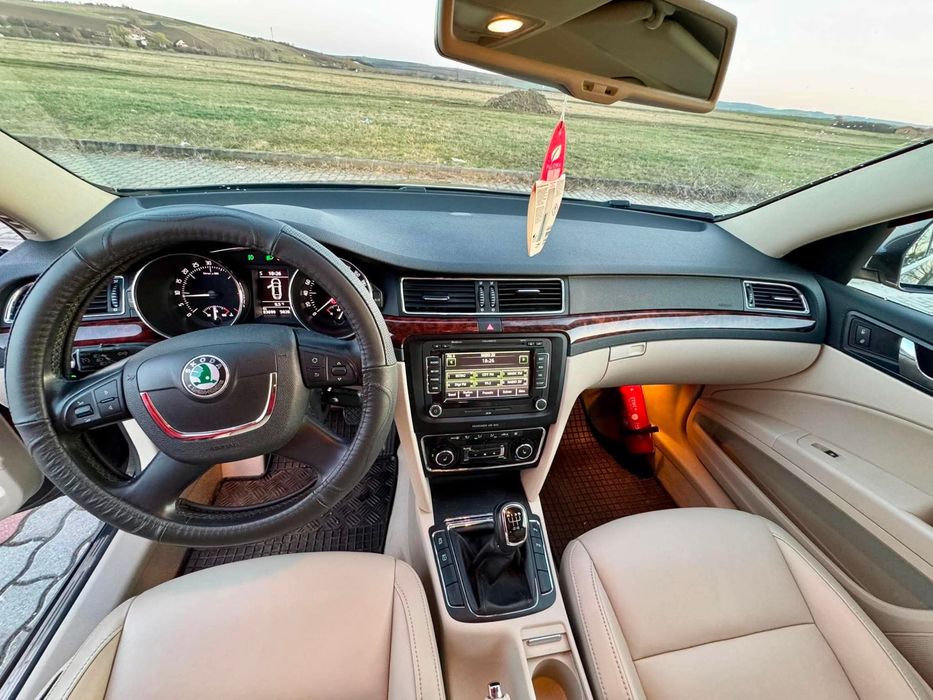 SKODA Superb 2010 — imagine 3