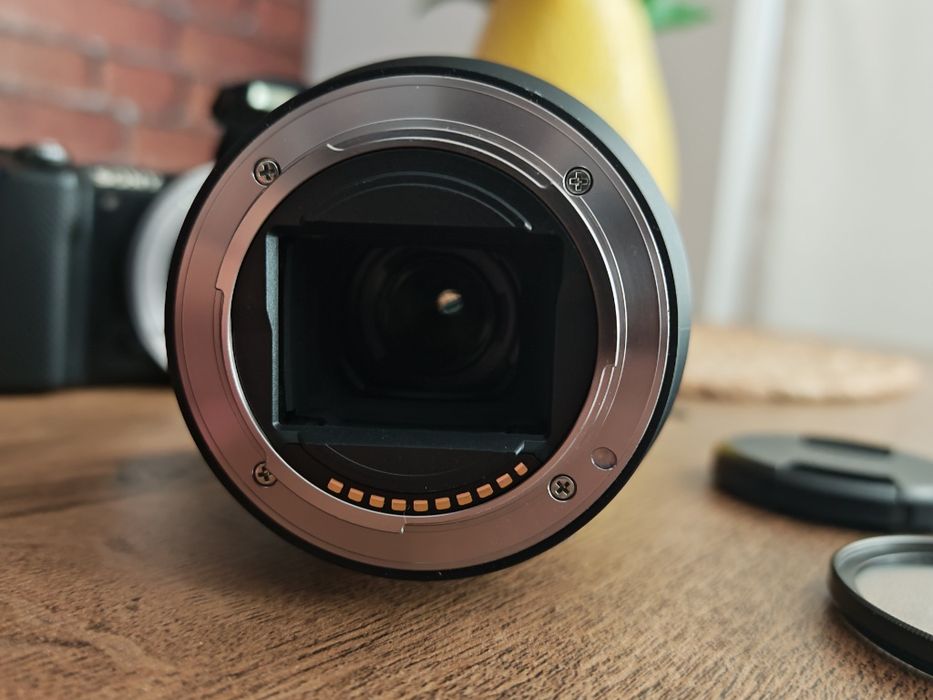 Sony Alpha A5000 + obiectiv Sony 28-70mm OSS + accesorii