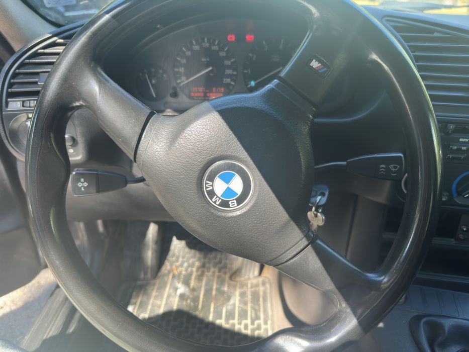 BMW 318 i 115 k.с