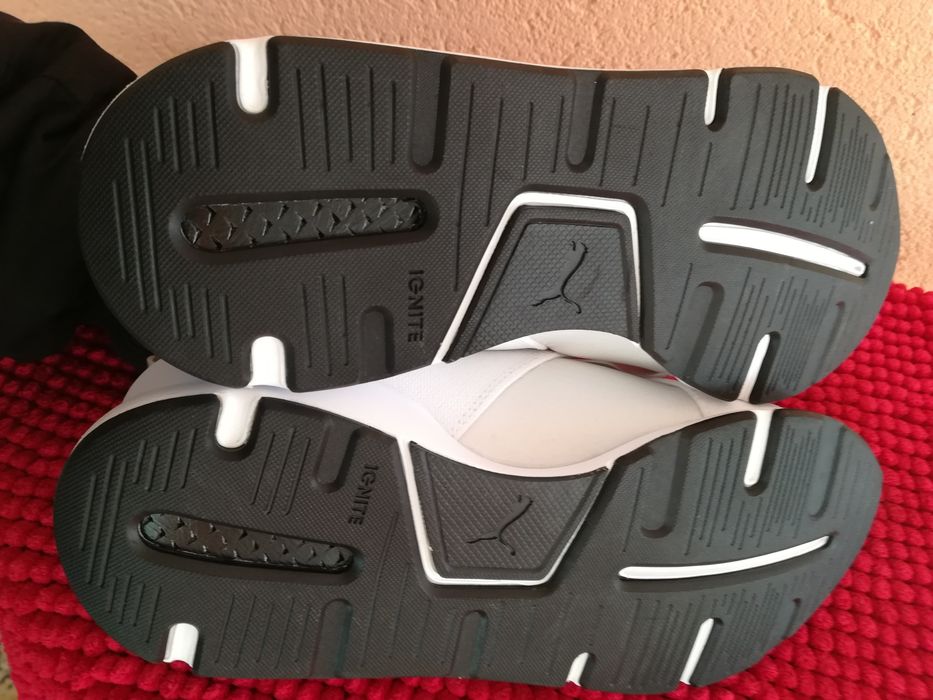 Adidași noi Puma nr 40,5
