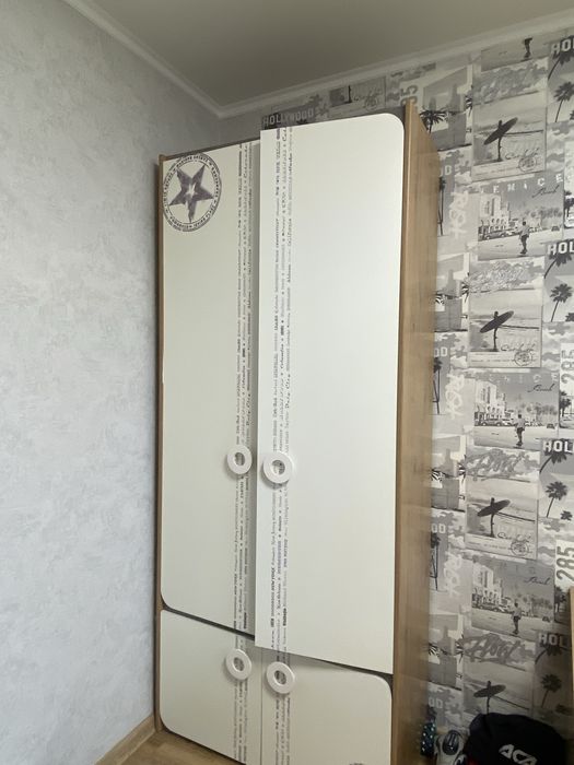 Продаеться подрастковая мебель Росс производства