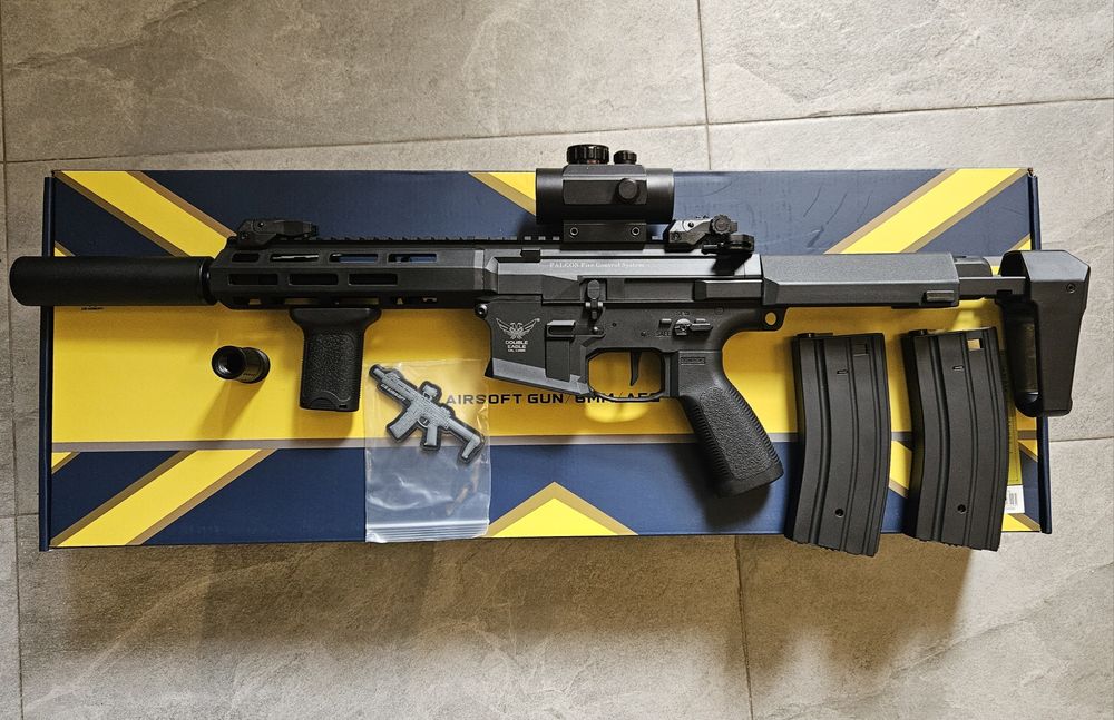 Airsoft Double eagle badger M904G red dot, заглушител, грип и батерия