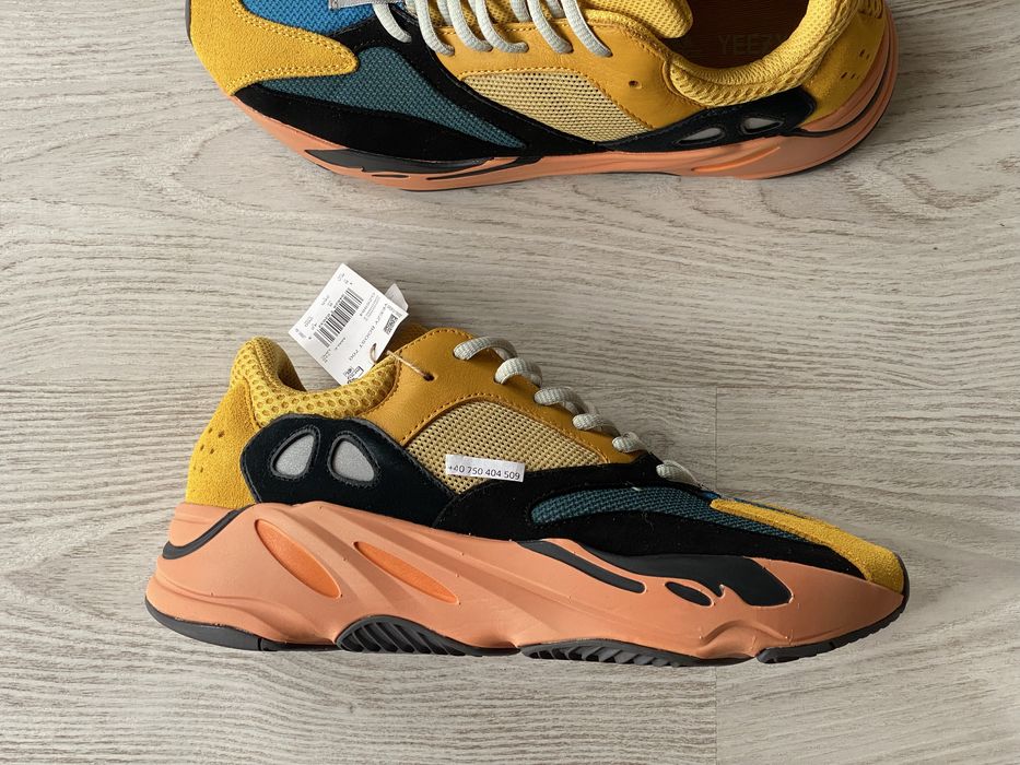 adidas Yeezy Boost 700 Sun 42 ( Fit 41 )