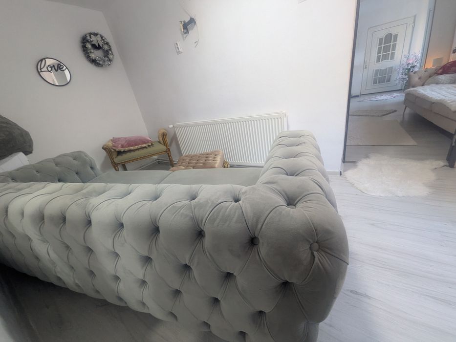 Se vinde canapea Chesterfield Lux