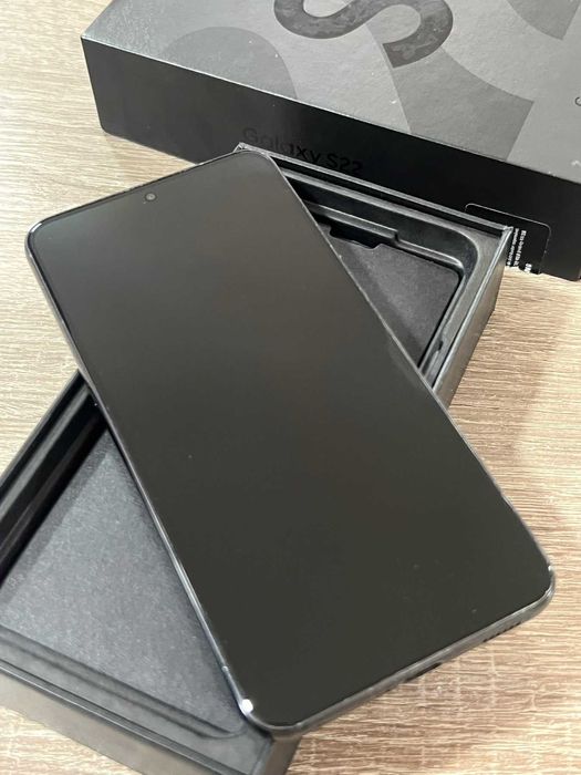 Samsung S22 256GB с кутия