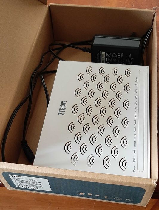 Router ZTE ZXHN F660 V6.0 FTTH Galati • OLX.ro