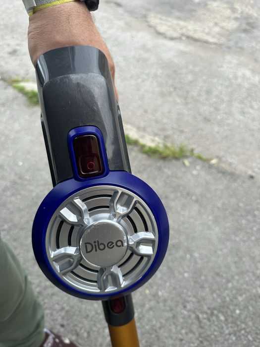 Продавам безкабелна прахосмукачка