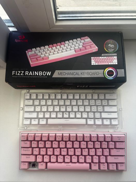 Продам механическую клавиатуру Redragon Fizz Rainbow