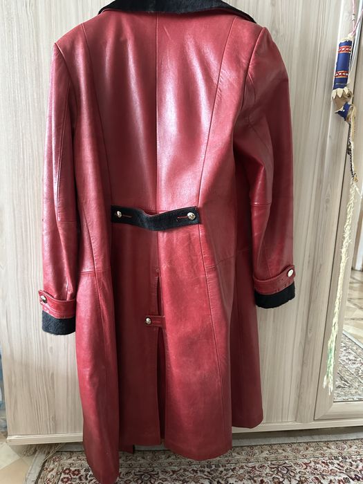 Продам кожаный плащ