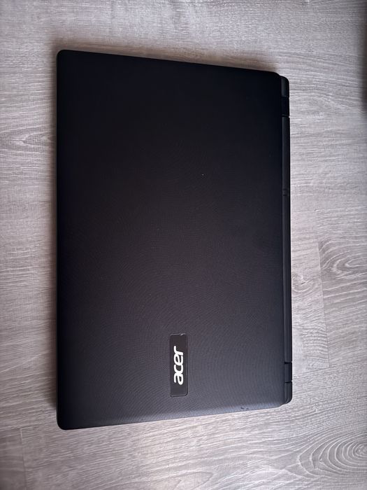 Ноутбук эйсер ,хорошего качества