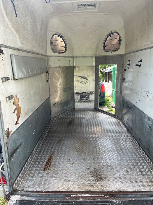 Ремарке/каравана за коне