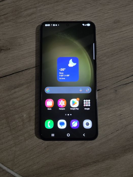 В идеале Samsung s23 plus 256 gb