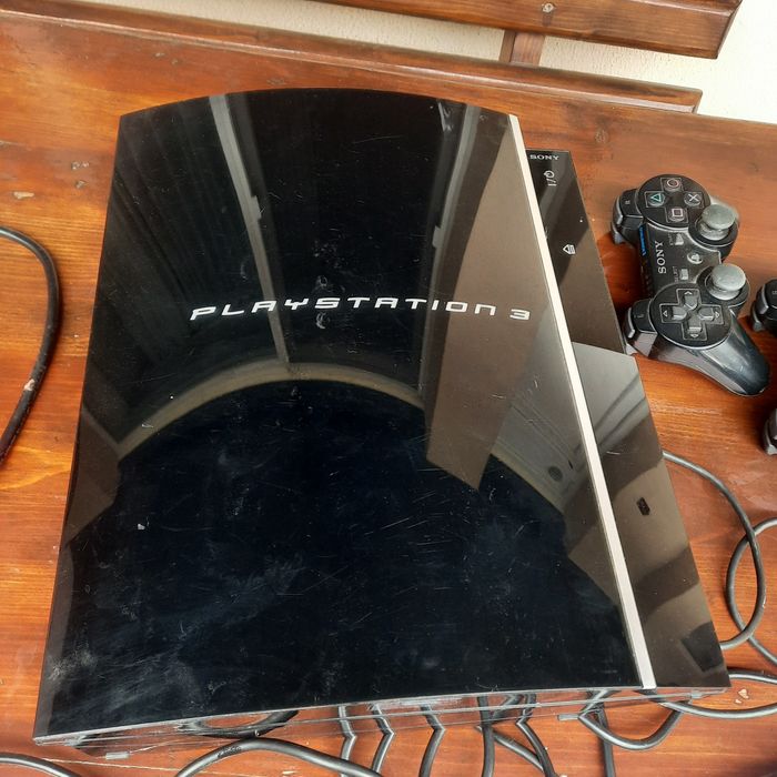 Sony Play Station 3, cu 2 console, 2 microfoane singstar si 6 jocuri