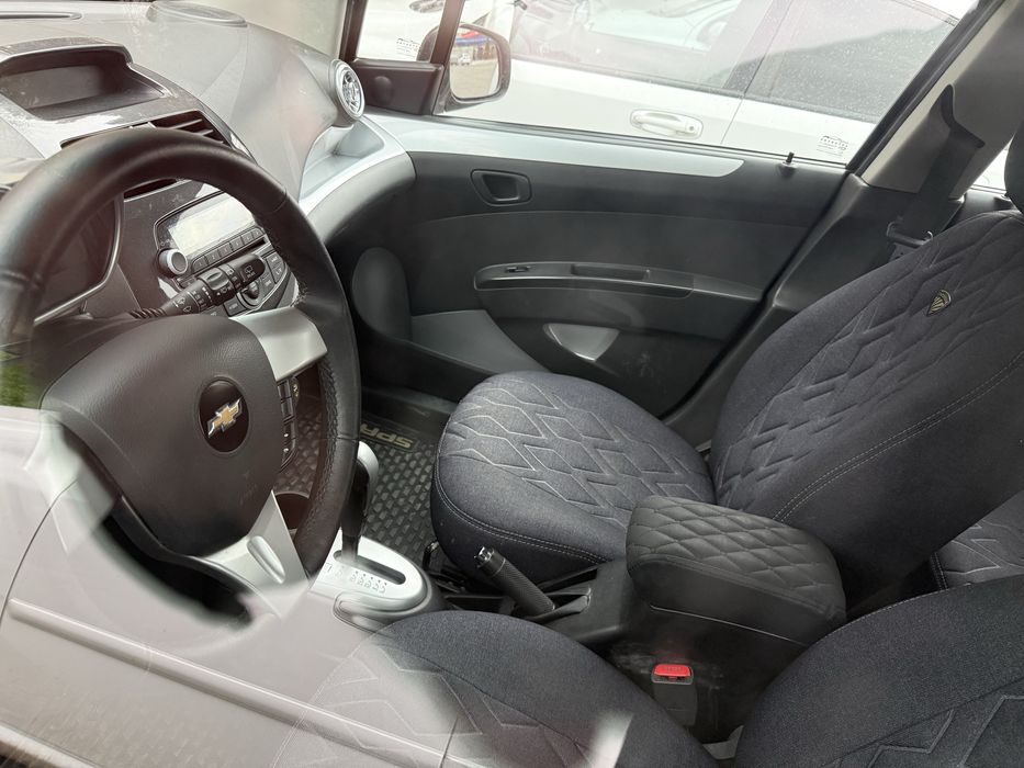 Spark 4-poz sotiladi