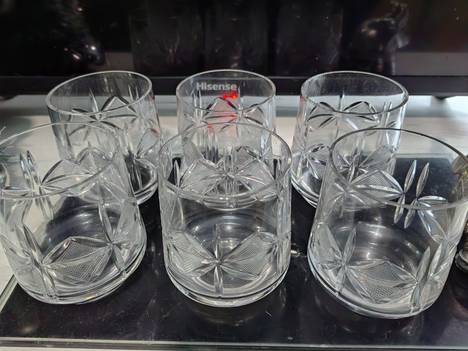 Продавам стилен български кристал