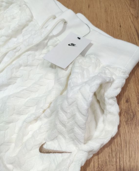 Pantaloni dama Nike mărimea M