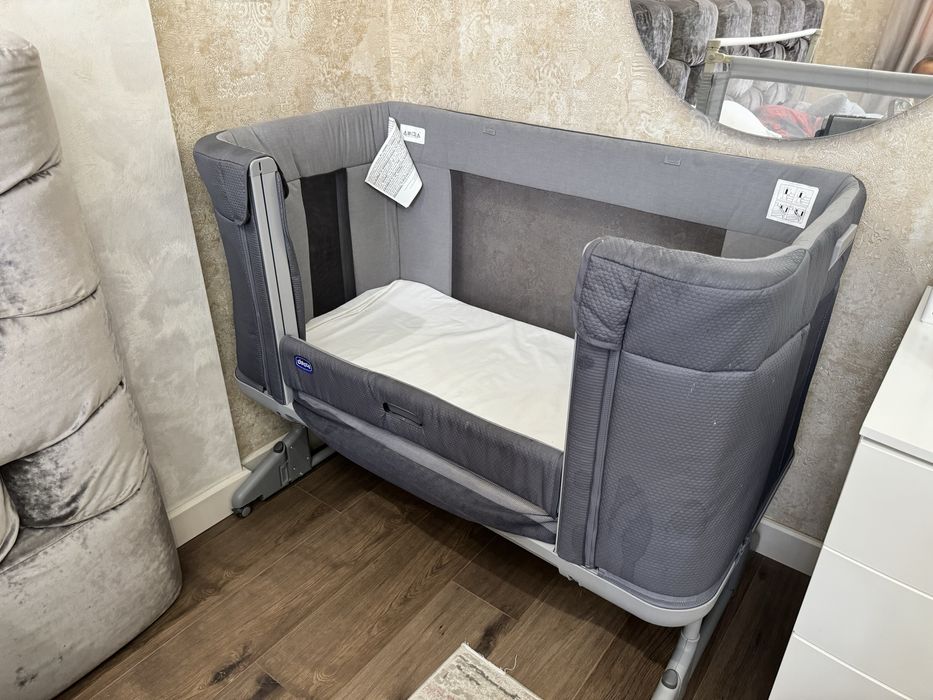 Продается детский манеж кровать от chicco